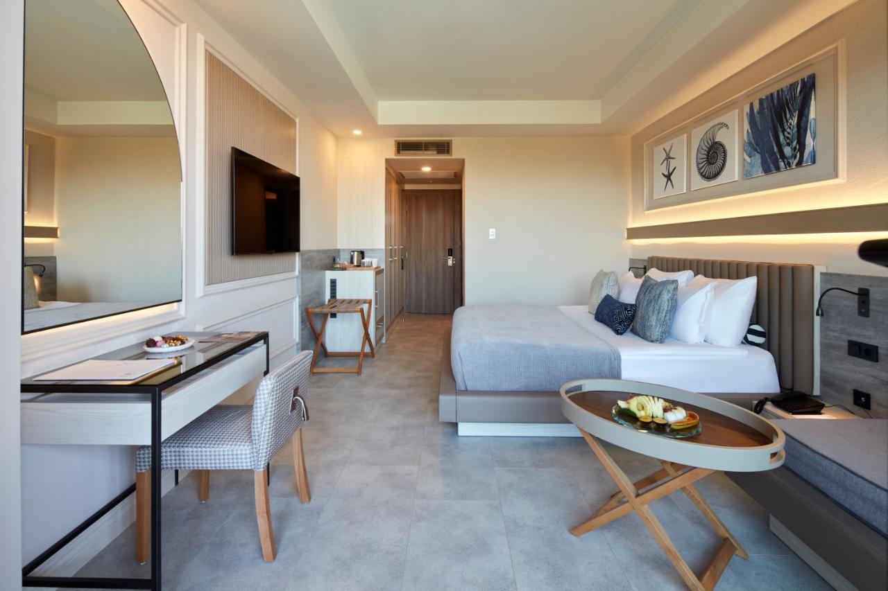Deluxe Land View Room