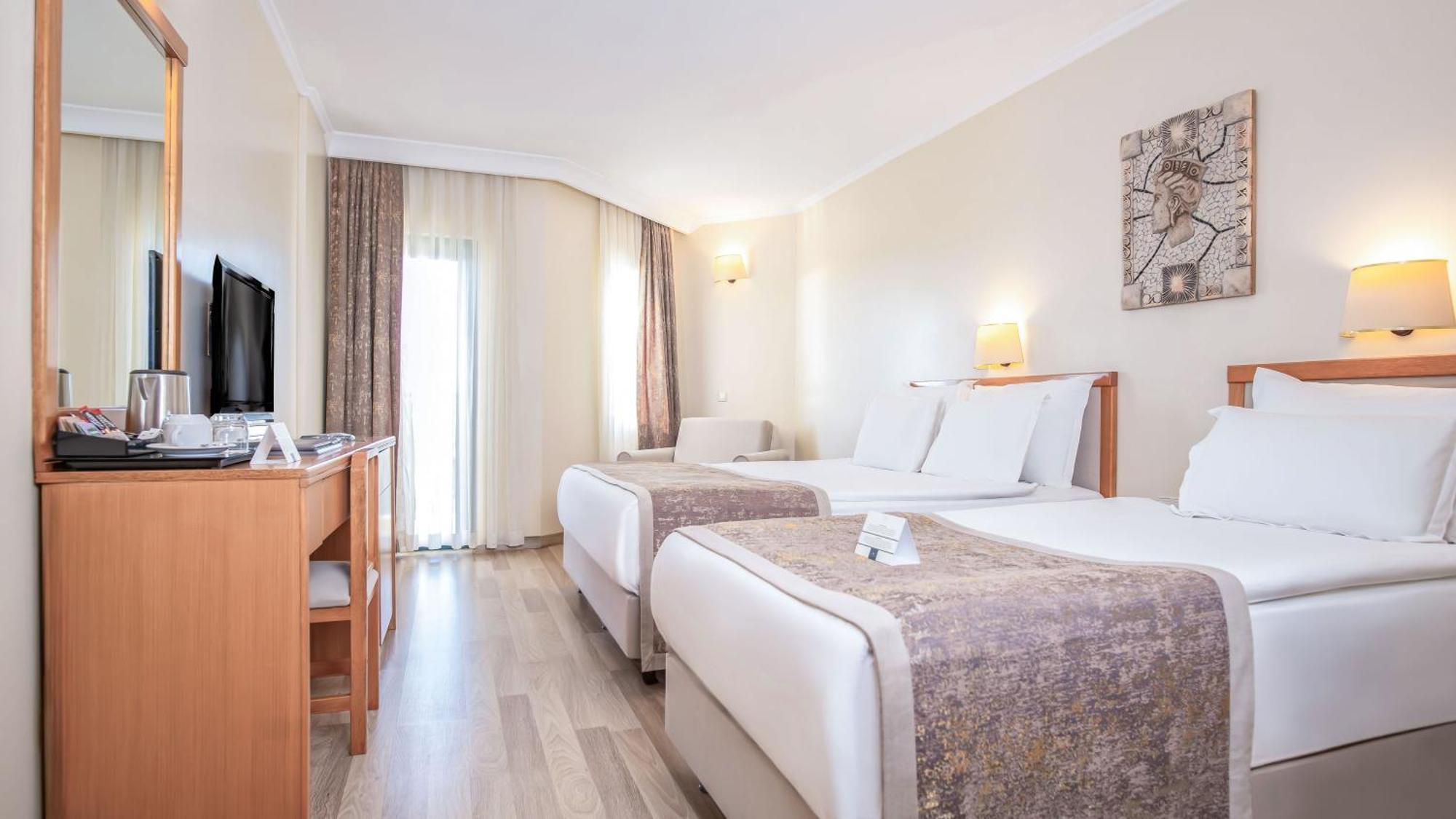 Double Room with Sea View,1530675046:JPEG