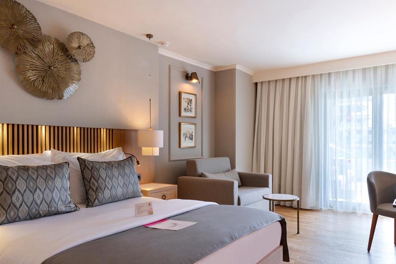 Superior Room with Jacuzzi on balcony,1002437913:JPEG