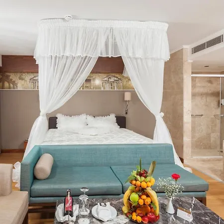 Commodore Elite Suites&Spa Ultra All Inclusive-2