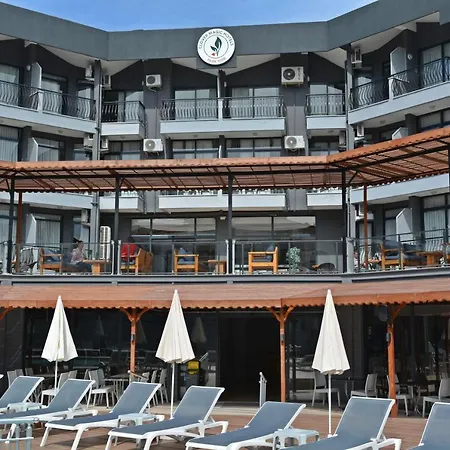 Clover Magic Park Side Hotel-3